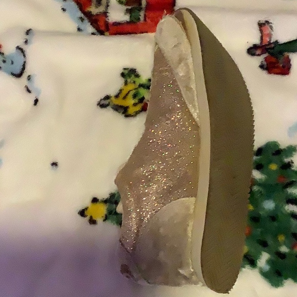 Shoes - Picture 2 of 3
